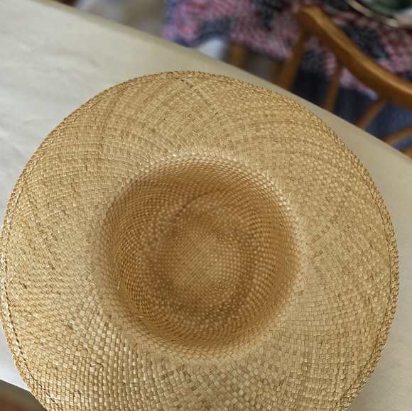 Five beautiful straw hats + hat box! - Picture 11 of 16